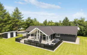 Gorgeous Home In Glesborg With Sauna